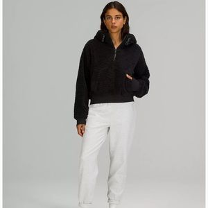 Lululemon Textured Fleece Half Zip in black Size 6